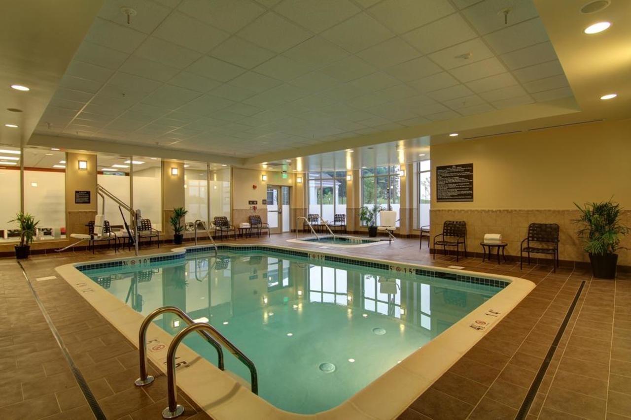 Hilton Garden Inn Woodbridge Buitenkant foto