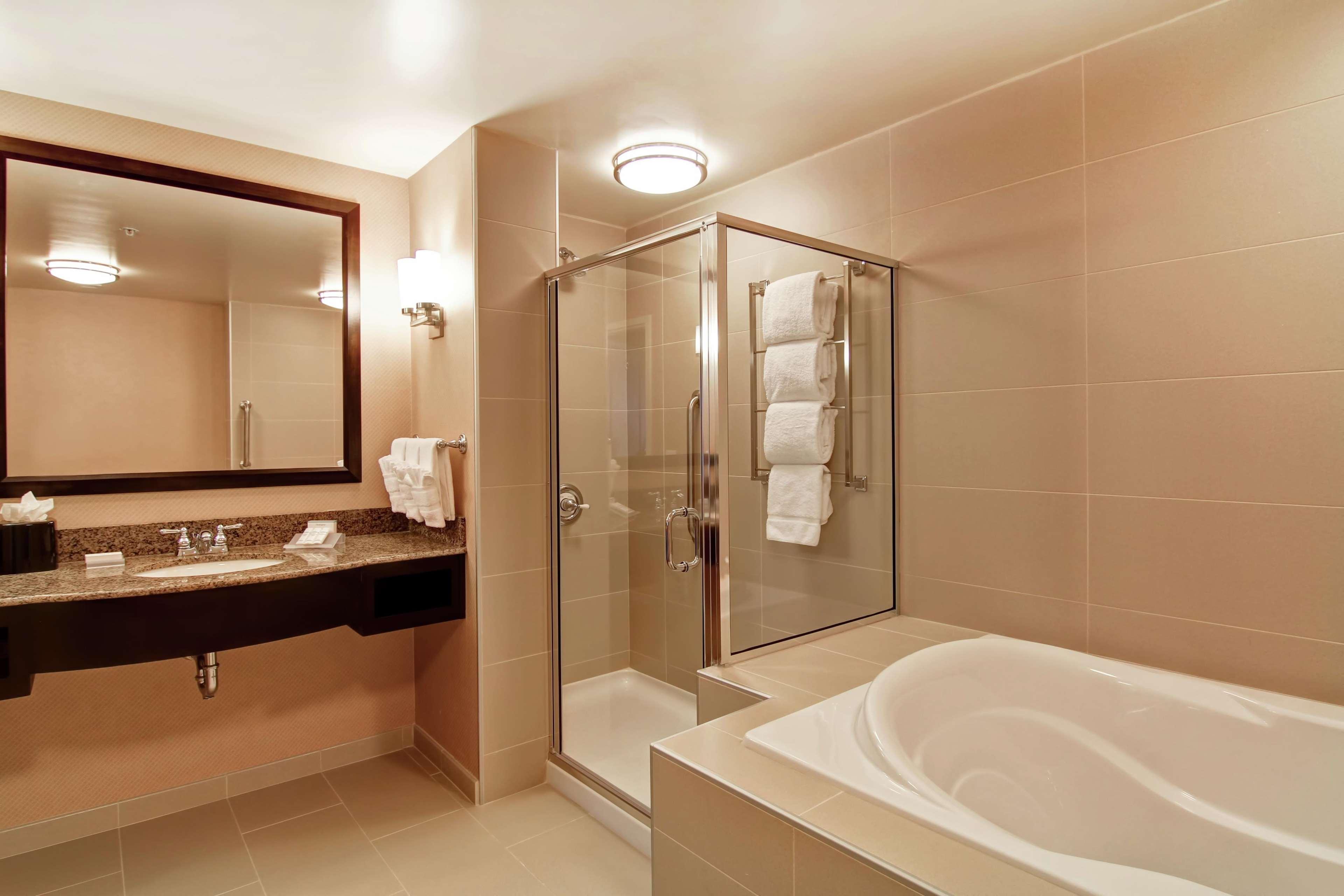 Hilton Garden Inn Woodbridge Buitenkant foto