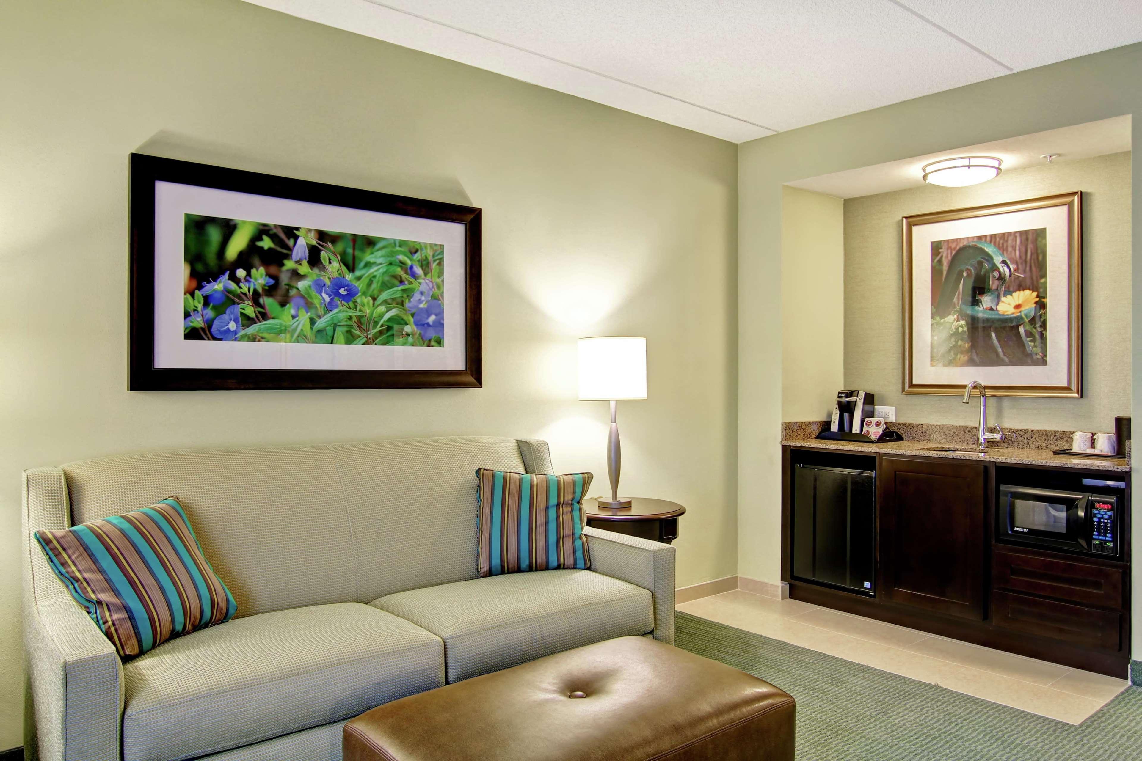 Hilton Garden Inn Woodbridge Buitenkant foto
