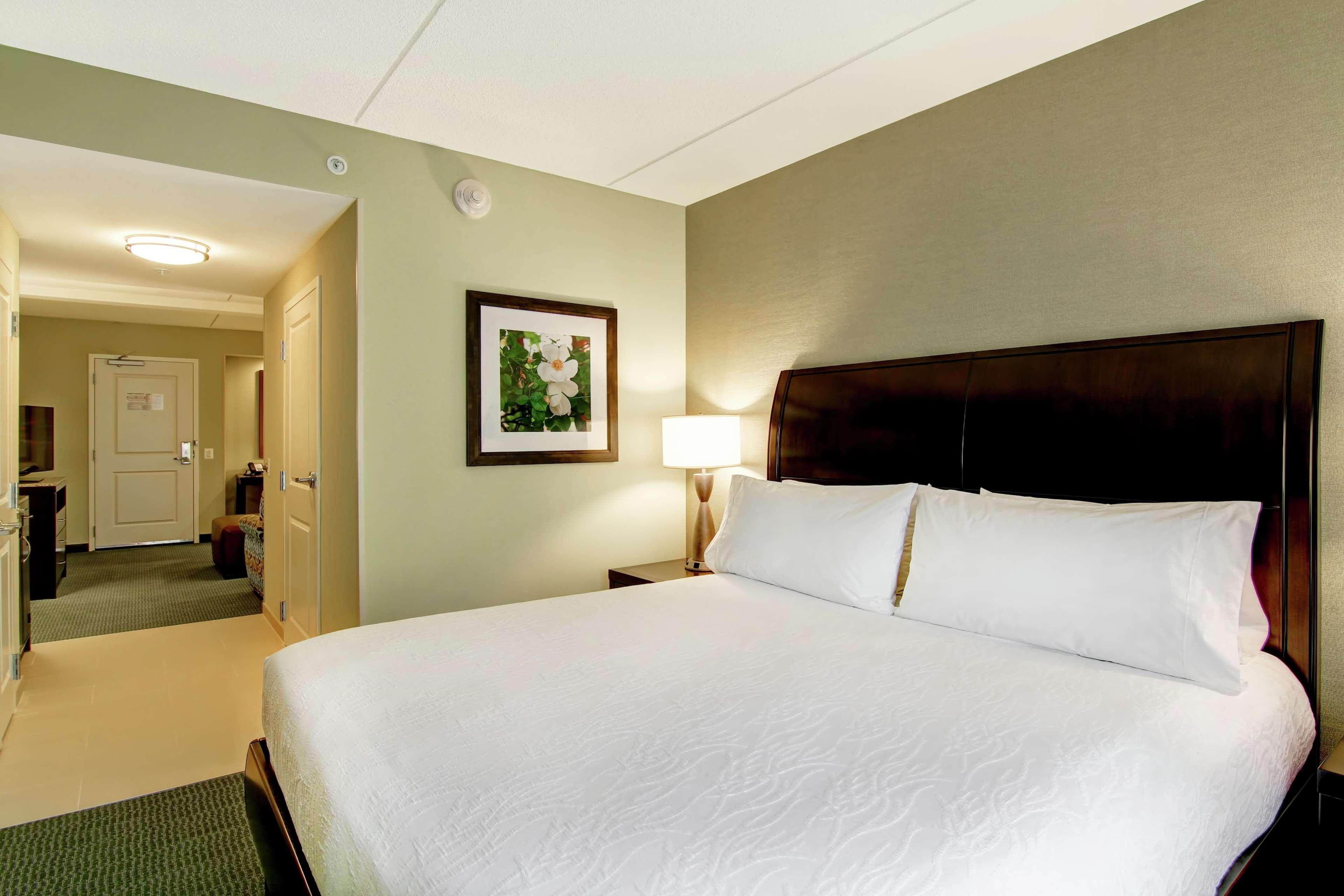 Hilton Garden Inn Woodbridge Buitenkant foto