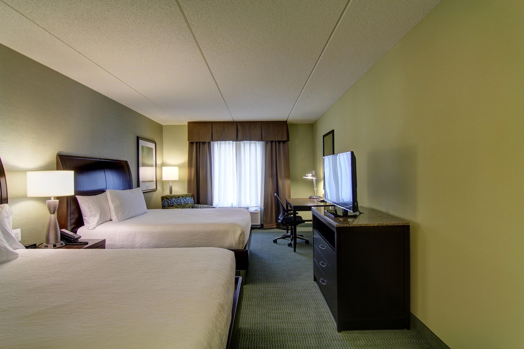 Hilton Garden Inn Woodbridge Buitenkant foto