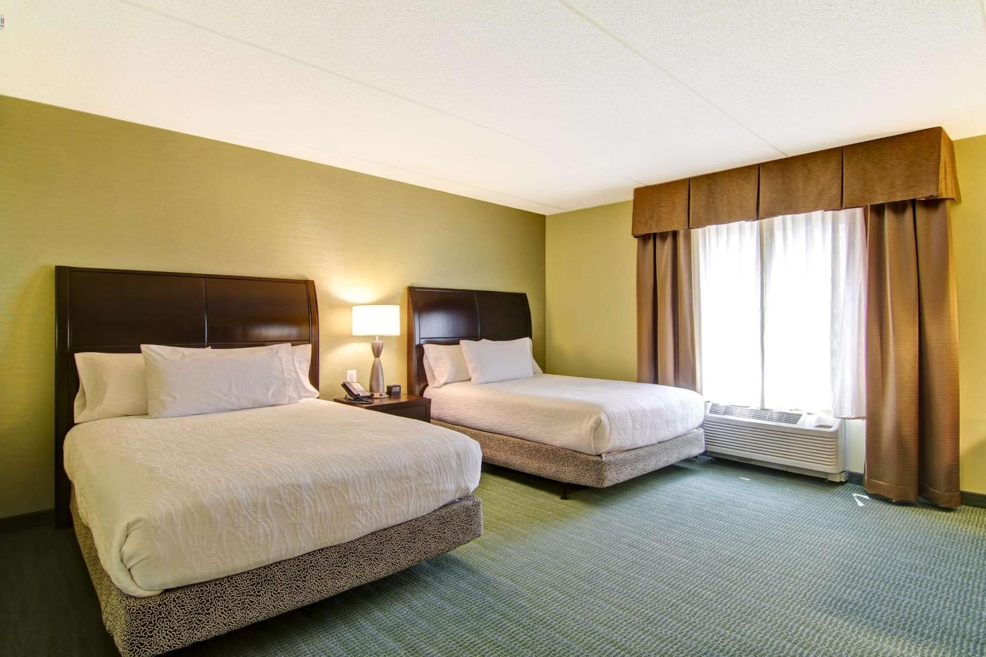 Hilton Garden Inn Woodbridge Buitenkant foto