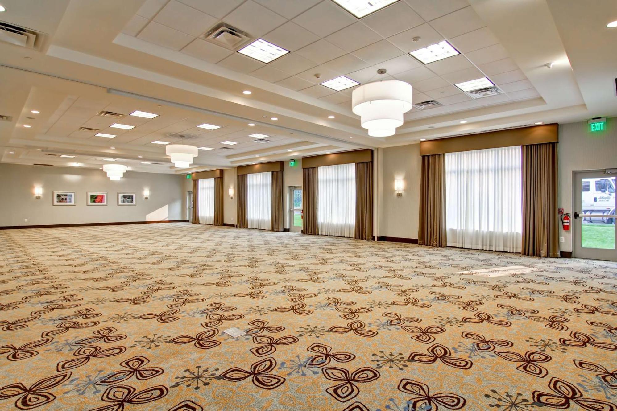 Hilton Garden Inn Woodbridge Buitenkant foto