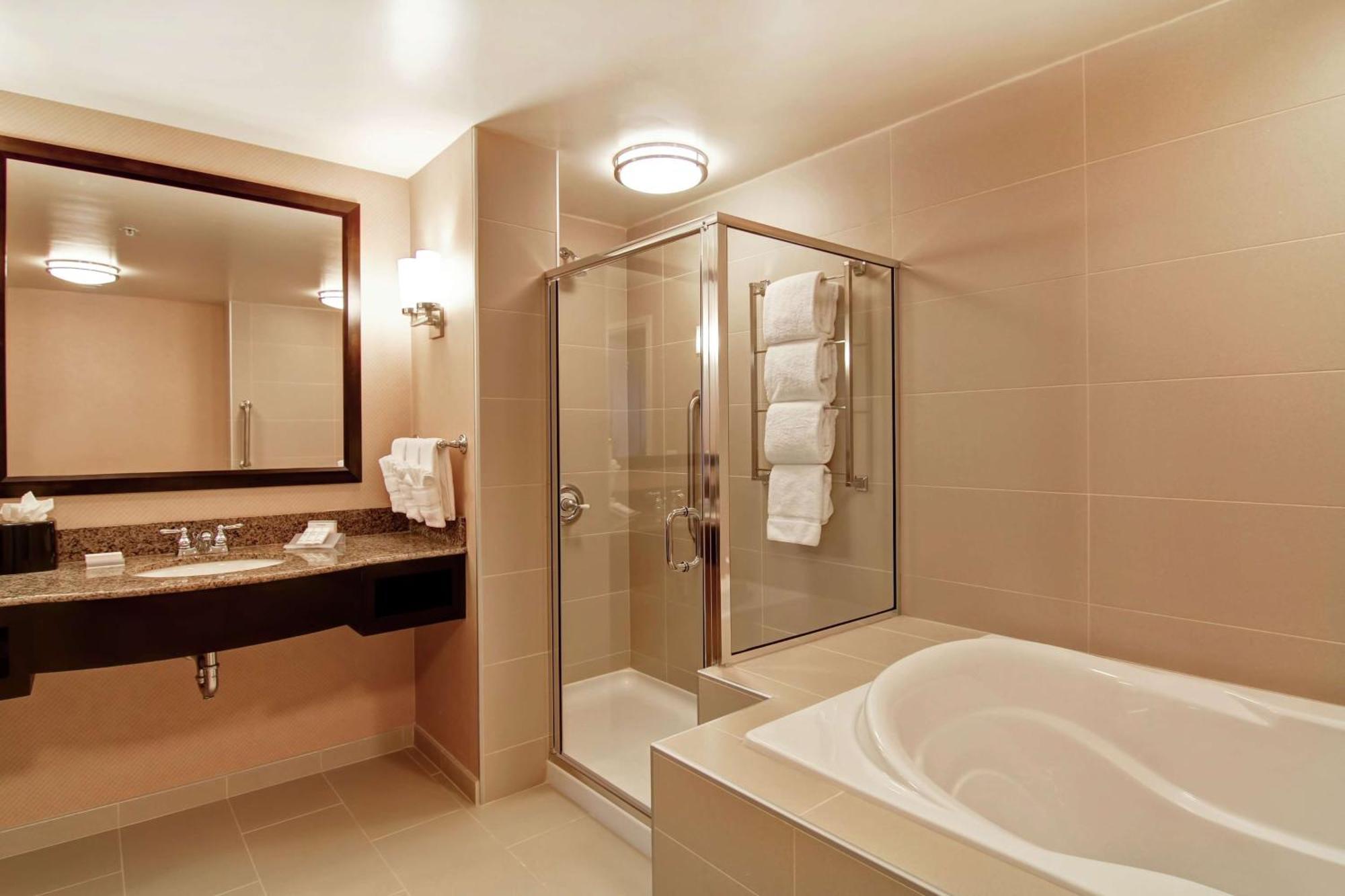 Hilton Garden Inn Woodbridge Buitenkant foto