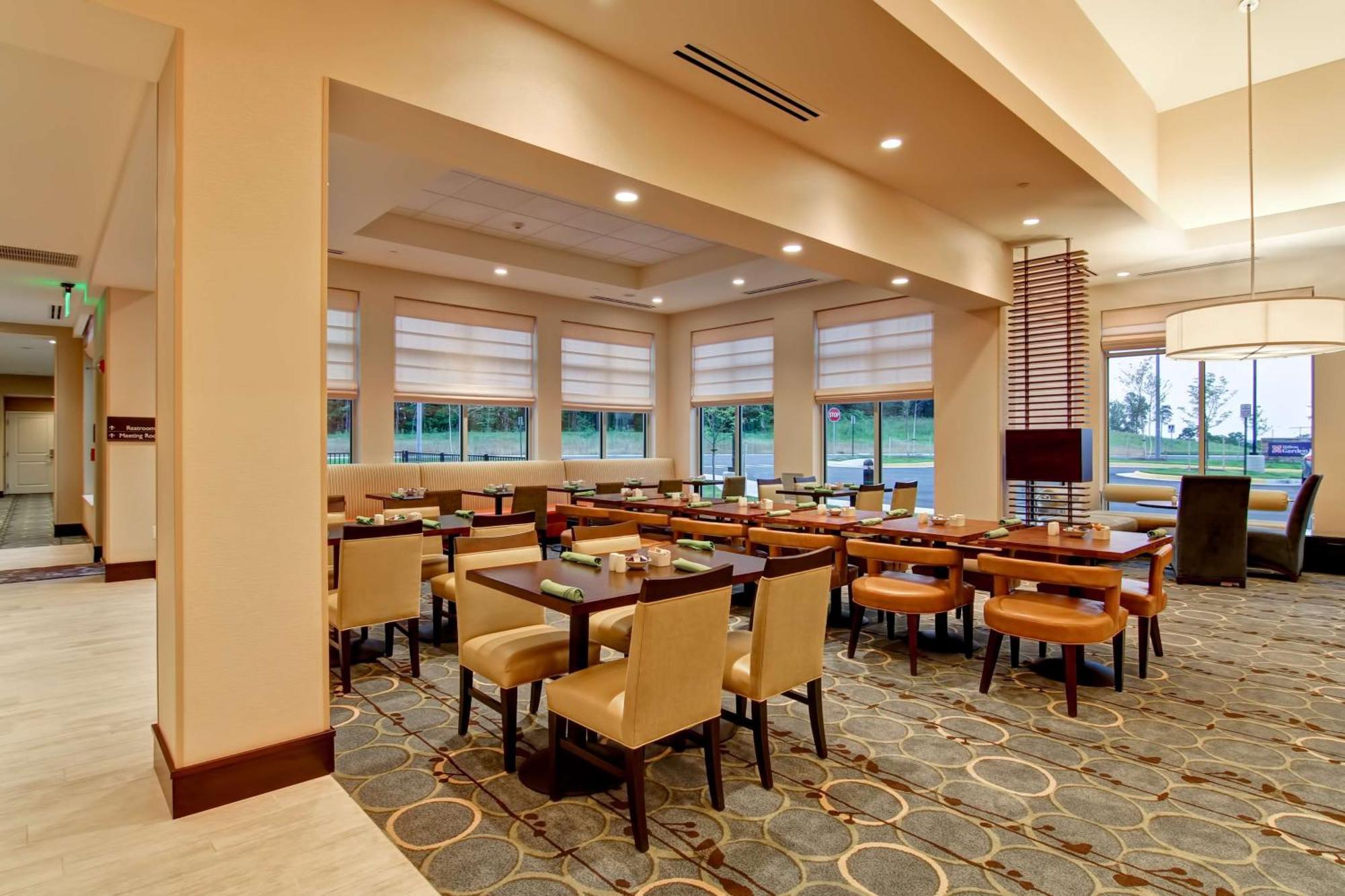 Hilton Garden Inn Woodbridge Buitenkant foto