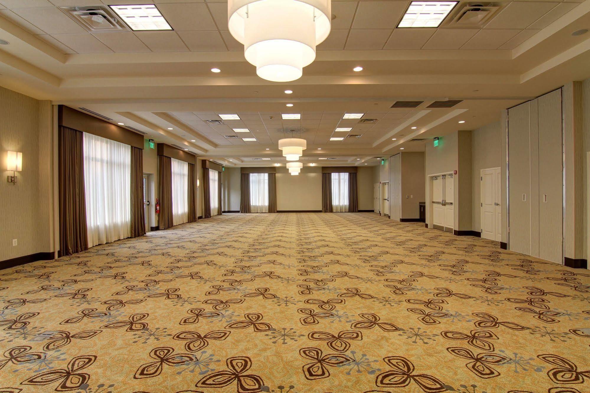 Hilton Garden Inn Woodbridge Buitenkant foto